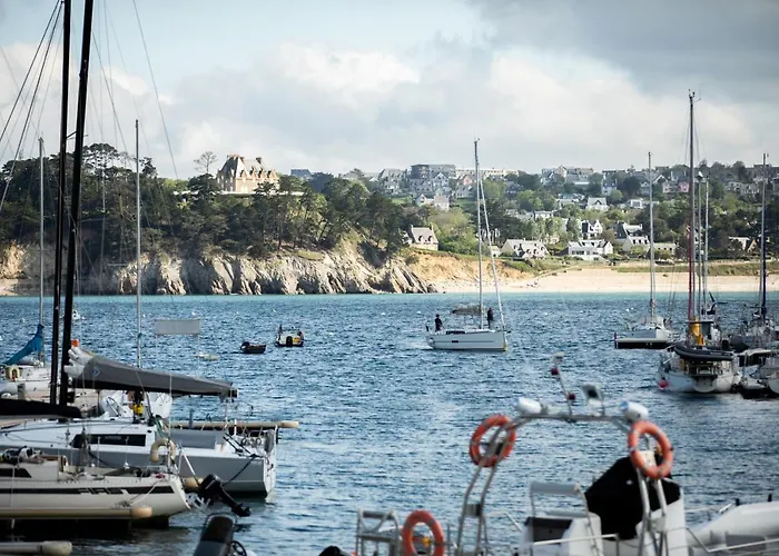 Le Dixmude, Appartement Proche Plage De Morgat